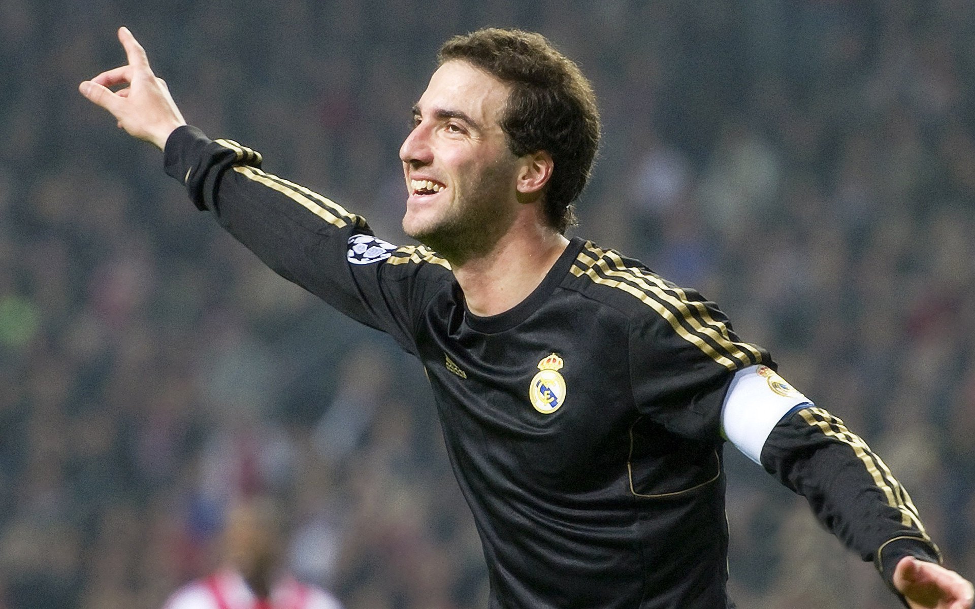 《电竞产业链中的创新创业机会：从硬件到内容全景分析》，电竞行业产业链的构成是什么